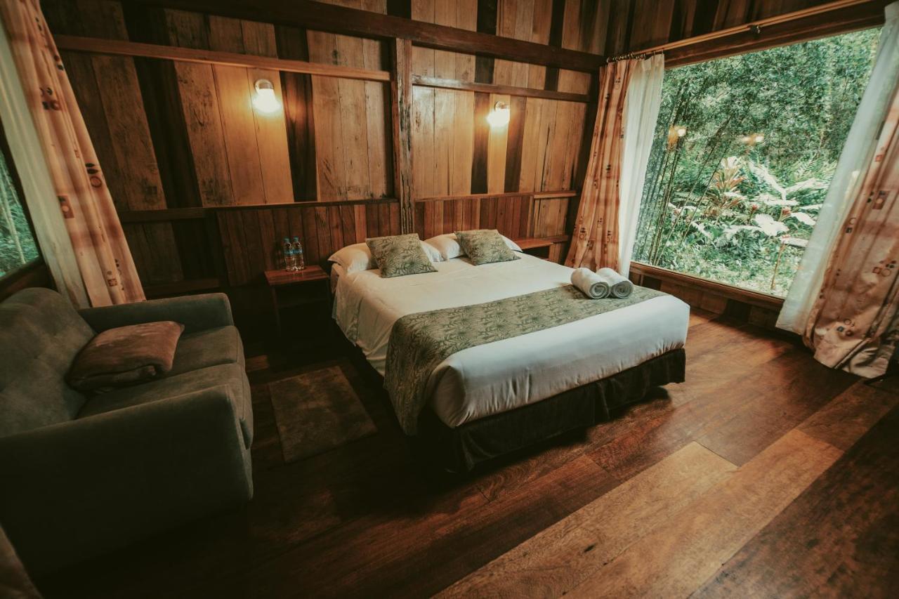 Kumbha Mela 山林小屋 Mindo